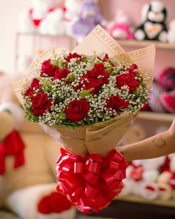 Buquê de 12 Rosas Vermelhas